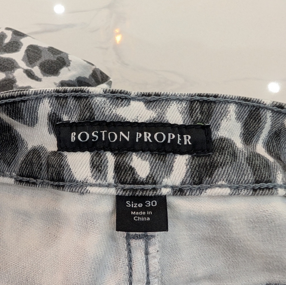 Boston Proper Snow Leopard Print Jeans Size 30 - Picture 9 of 10
